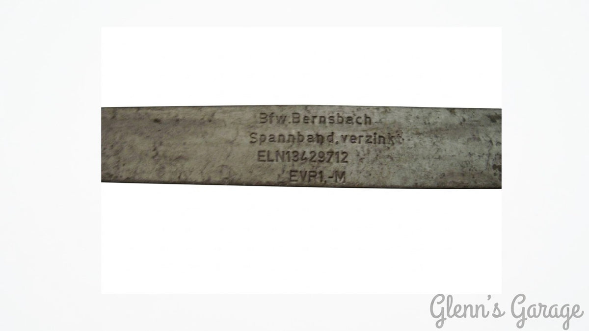 Detail der aufgedruckten Kennzeichnung auf dem verzinkten Trabant-Lüfterspannband