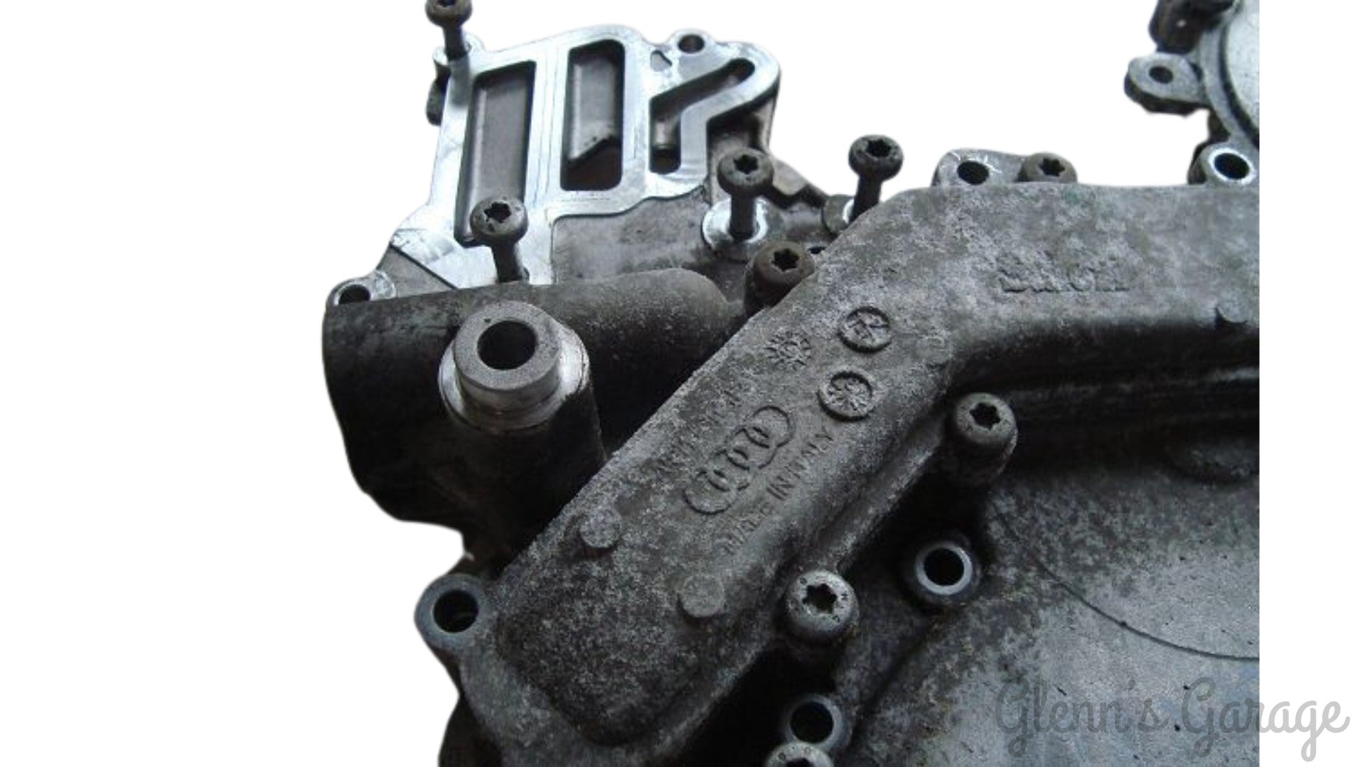 gebrauchter Stirndeckel Steuergehäuse inkl.Wasserpumpe Audi A6 4G 059 103 153 in OVP