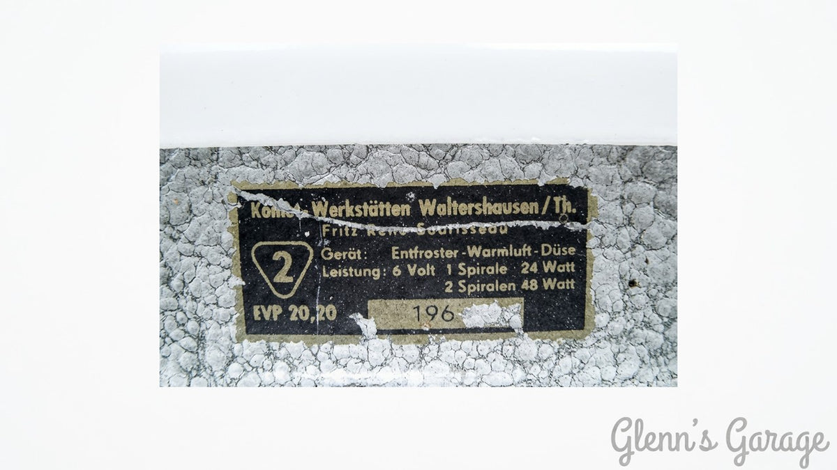 Typenschild der DDR-Frontscheibenheizung mit Angaben zu 6 Volt sowie 24 und 48 Watt